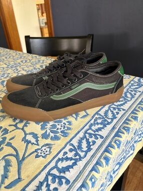 Vans Black and Green Low-Top Sneakers